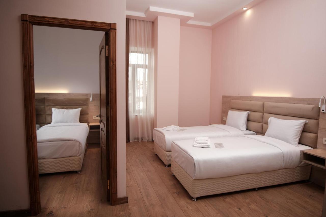 Kuma Hotel Gyumri Exterior photo