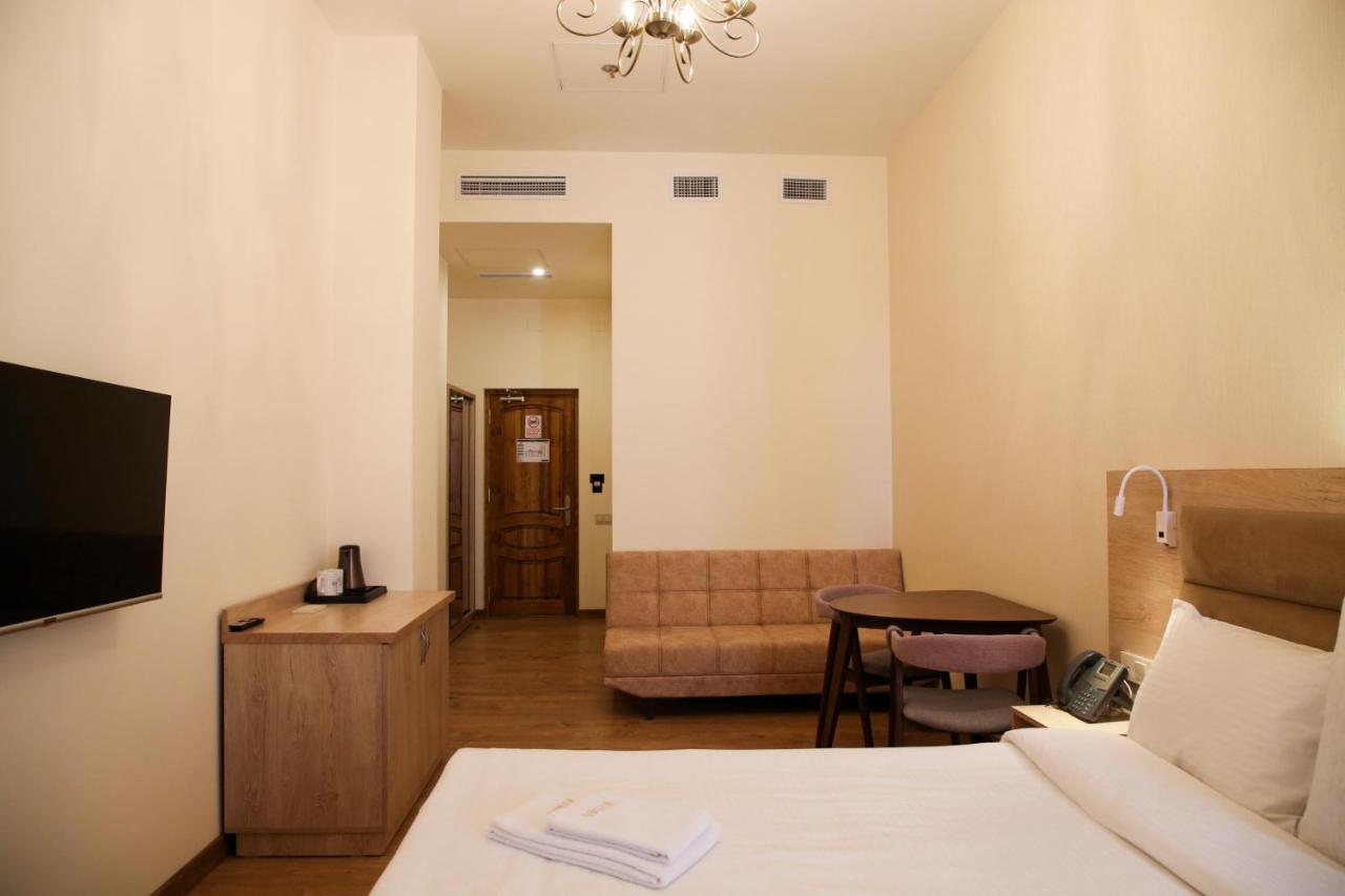 Kuma Hotel Gyumri Exterior photo