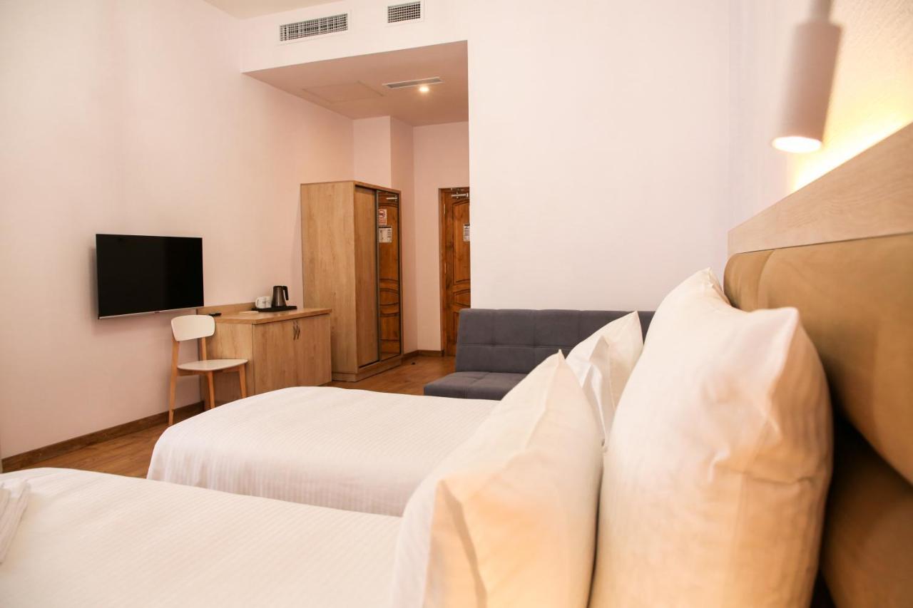 Kuma Hotel Gyumri Exterior photo
