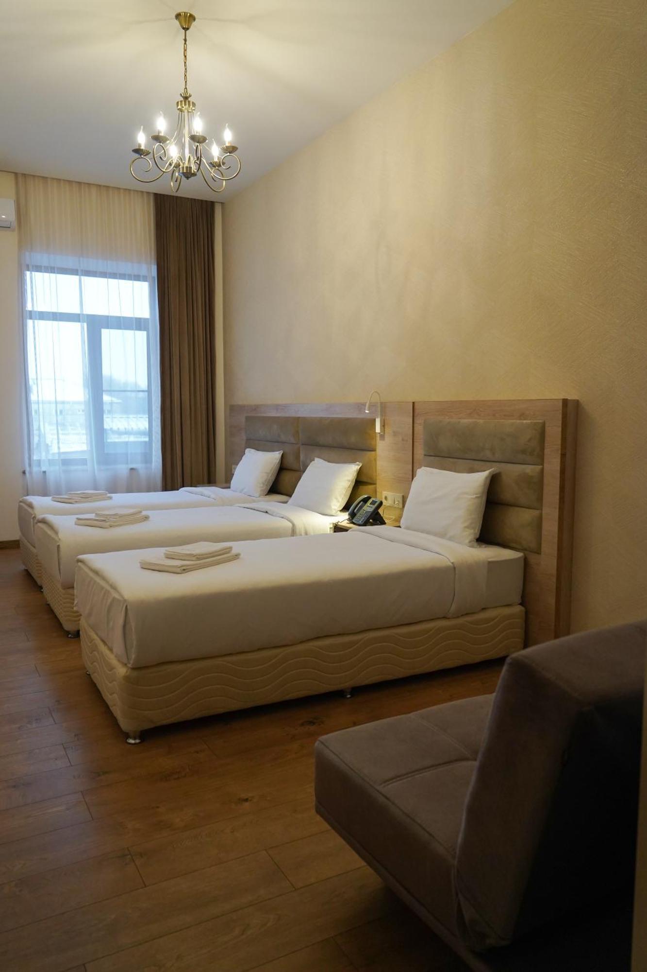 Kuma Hotel Gyumri Exterior photo